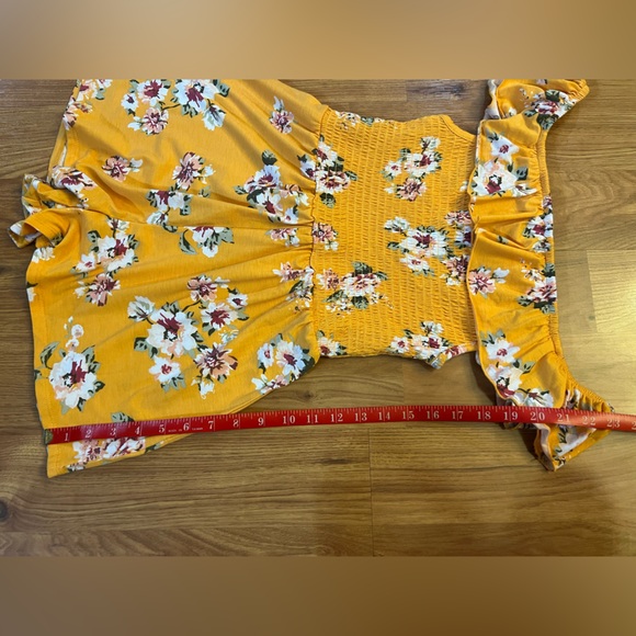Francesca's Floral Off Shoulder Smocked Romper Juniors Size MEDIUM, Runs Small! - Picture 11 of 14